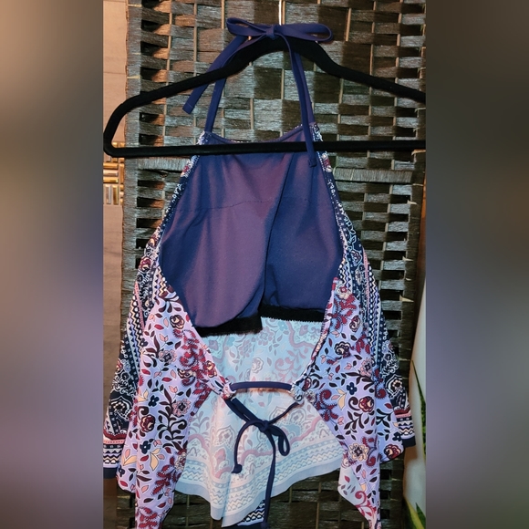 NWT BUILT IN BRA HALTER TIE BACK ADJUSTABLE SWIM BATHING SUIT TOP PLUS SIZE - Picture 2 of 7